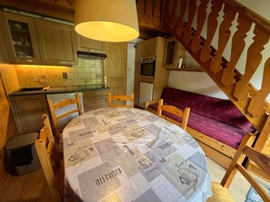 Dining - Spacious apartment 8 guests, 3rd floor, parking (Châtel)