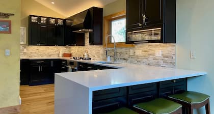 260+ 5★ Reviews! Between Vail & Beaver Creek Hot Tub/Fire Pit/Ski/Hike/ Golf