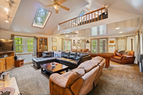 StoneCliff Seven Springs/Hidden Valley Cabin Rental 