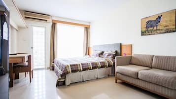 1 bedroom, iron/ironing board, internet, bed sheets