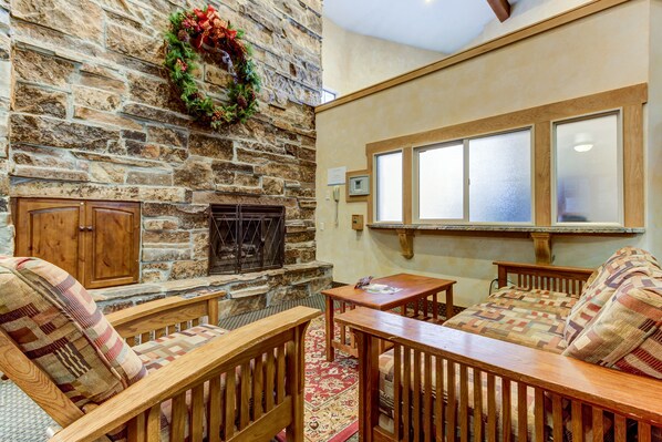 Interior - Studio condo with pool & hot tub - disability access, near the slopes (Park City)