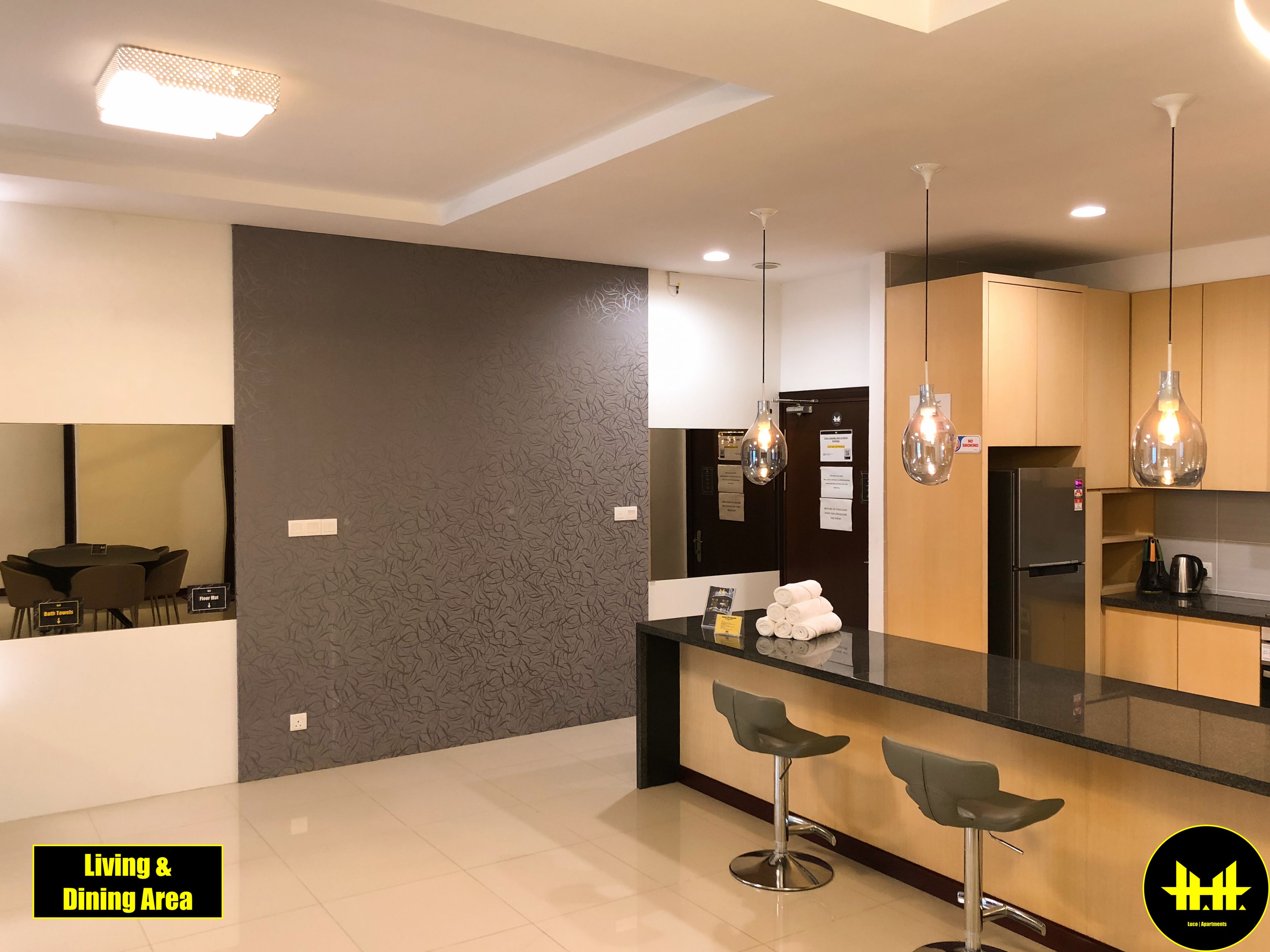 superior apartment, 3 bedrooms, 2 bathrooms, city view | private kitchen | full-sized fridge, microwave, oven, stovetop