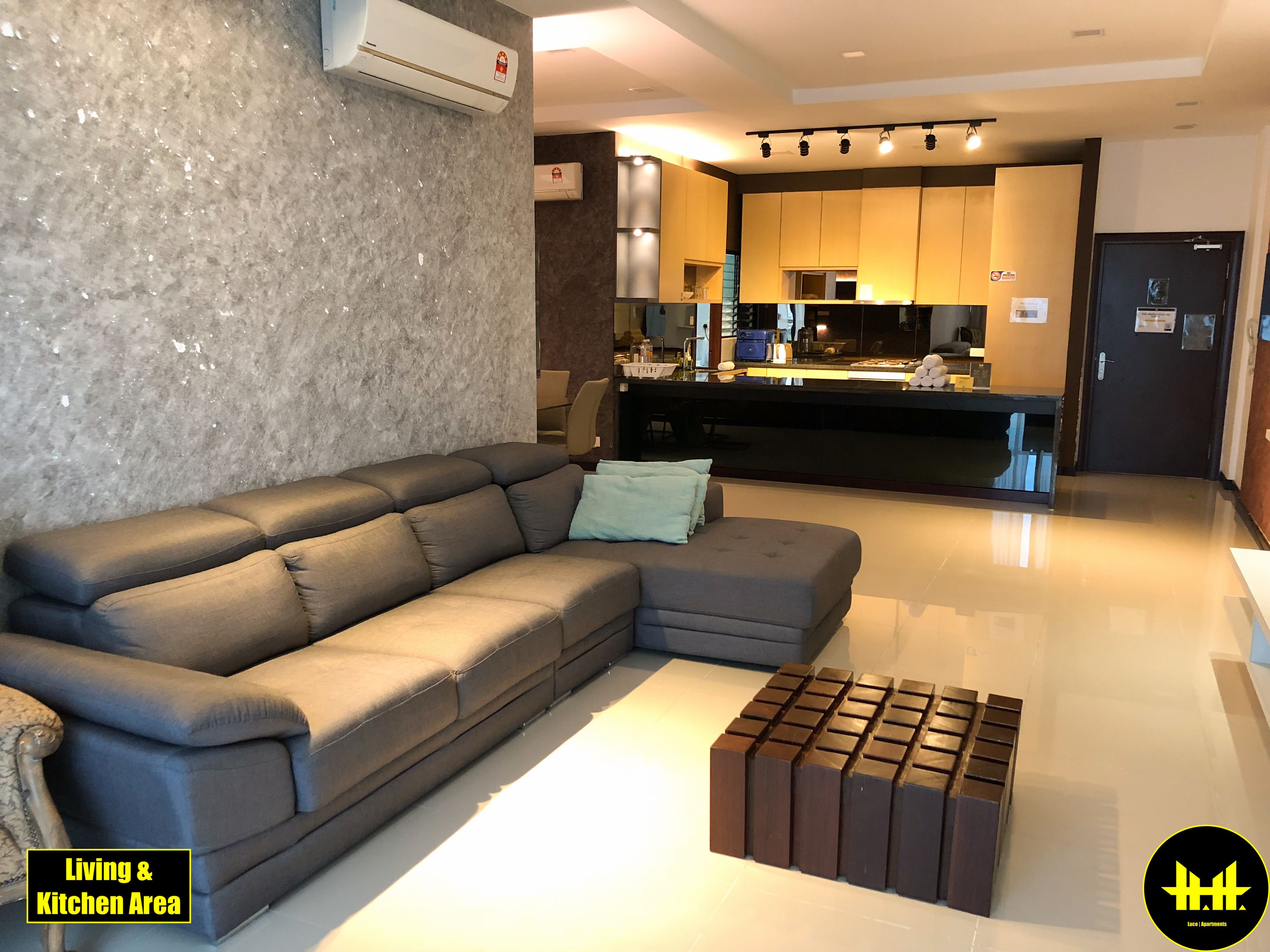 design apartment, 3 bedrooms, kitchen, mountain view | living area | lcd tv