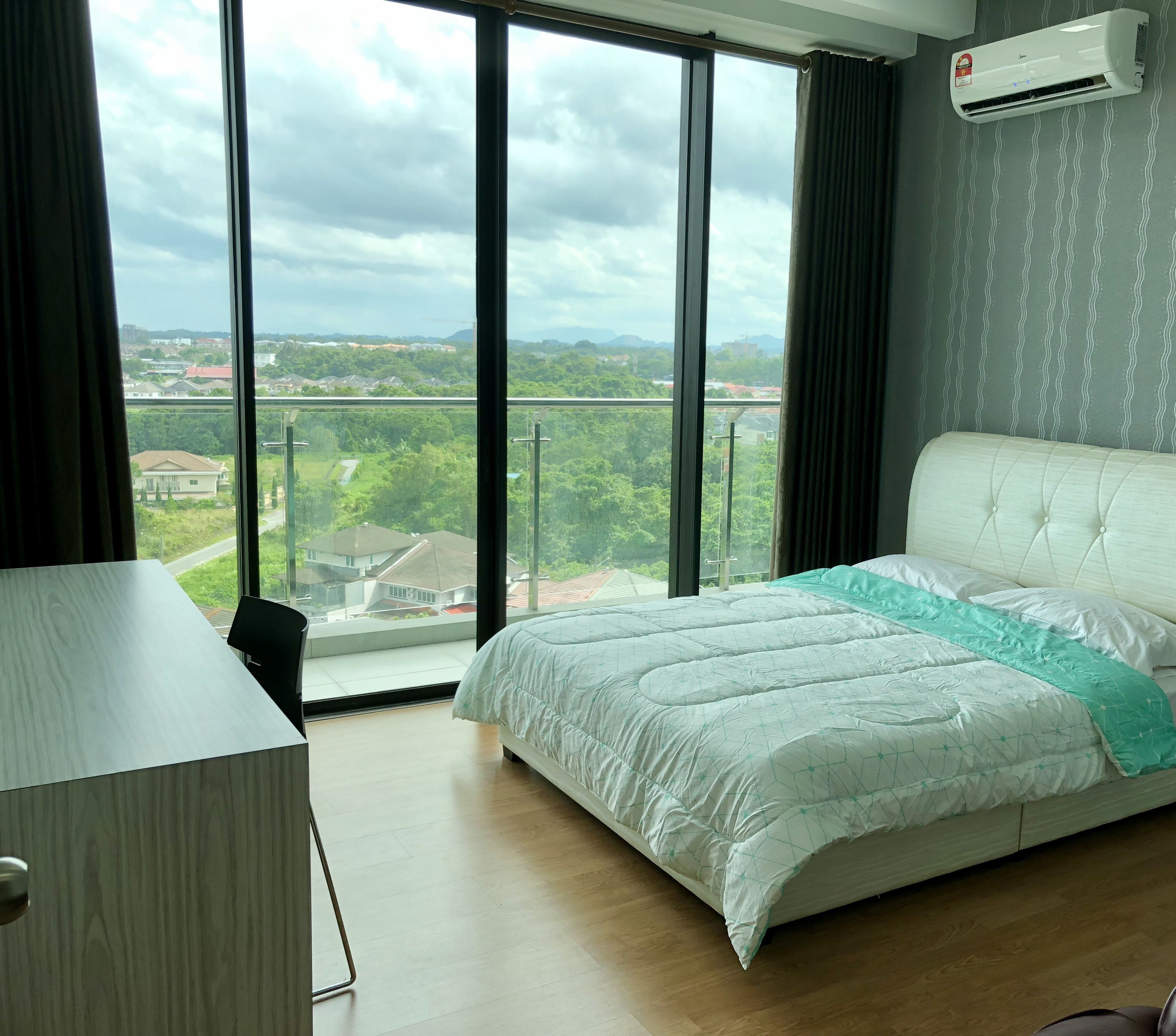 family apartment, 4 bedrooms, smoking, kitchen | egyptian cotton sheets, premium bedding, memory-foam beds, desk