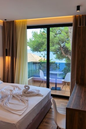 Bureau, chambres insonorisées, Wi-Fi gratuit, draps fournis