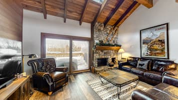 TV, fireplace, DVD player, table tennis