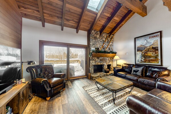 TV, fireplace, DVD player, table tennis - Ski-in/ski-out alpine condo with prime location, shared pool, hot tub, & tennis (Sun Valley)