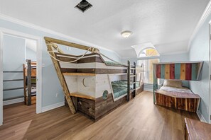 4 bedrooms, iron/ironing board, free WiFi, bed sheets