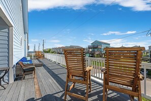 Property grounds - Heavenly Sunset...A House With Amazing Views And Just Steps From The Beach (Surfside Beach)