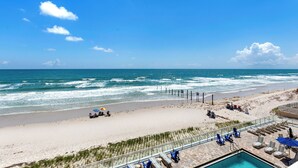 Beach - Direct Oceanfront - Heated Pool & Hot Tub (Daytona Beach Shores)
