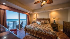 3 bedrooms, desk, iron/ironing board, travel cot - Direct Oceanfront - Heated Pool & Hot Tub (Daytona Beach Shores)