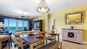 Dining - Direct Oceanfront - Heated Pool & Hot Tub (Daytona Beach Shores)