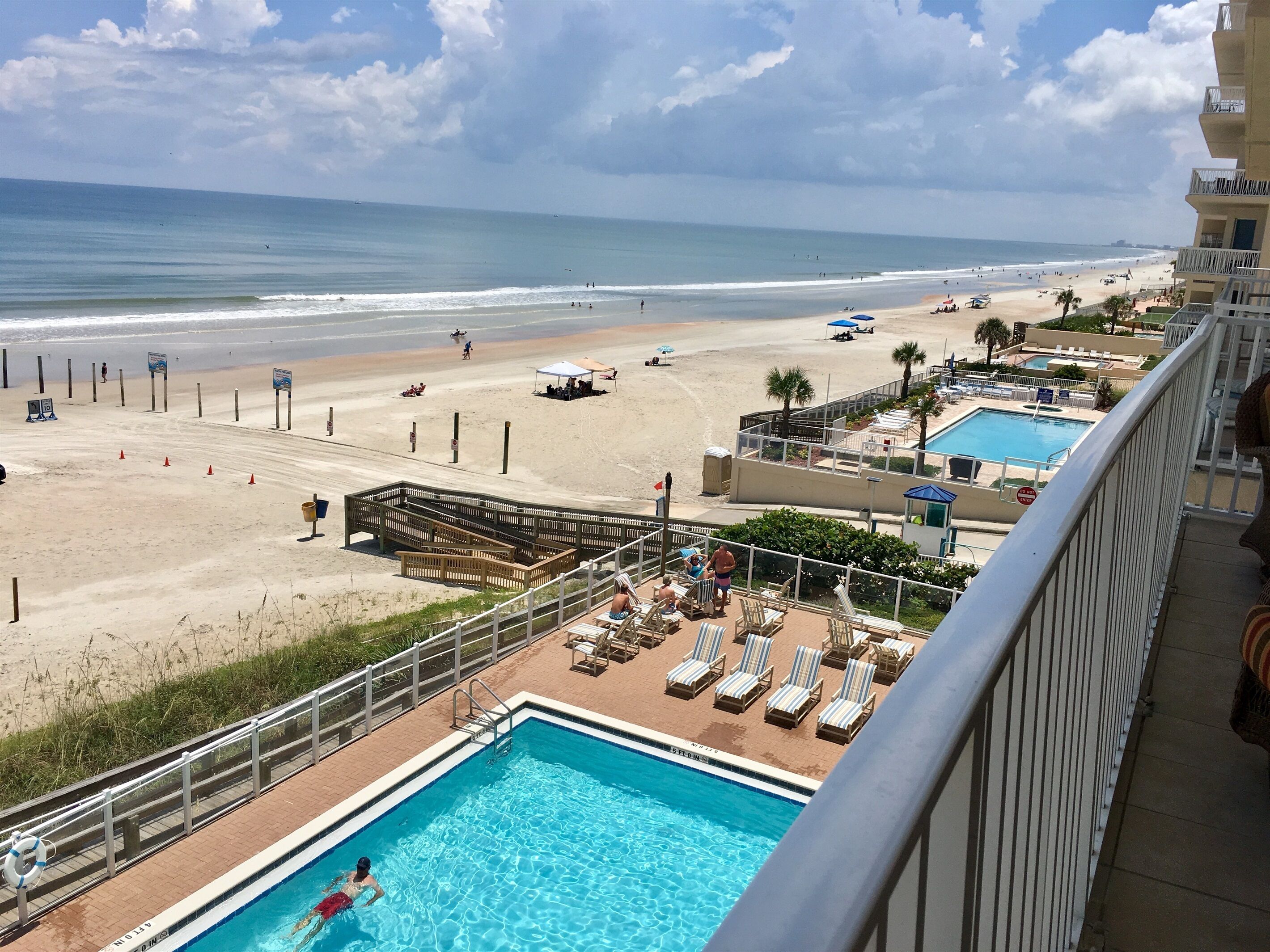 Een verwarmd zwembad