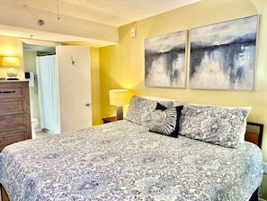 1 bedroom, desk, iron/ironing board, WiFi