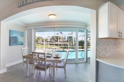 Canal, Heated Pool, Boat Rental, Hot Tub, Fishing