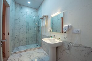 Bathroom - Hotel Opinion (Tbilisi)