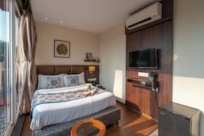In-room safe, desk, laptop workspace, iron/ironing board - Riva Gold Coast (Candolim)