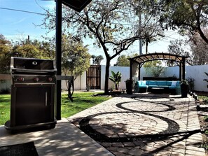 Terrace/patio - Convenient comfort Next to Old Town Scottsdale Dining Bars Baseball Shops Golf  (Scottsdale)