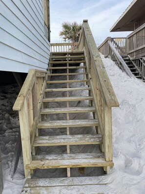 New stairs to beach access