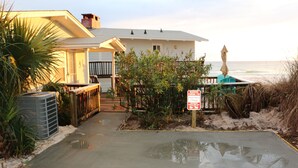 Property grounds - This adorable cottage is DIRECTLY ON THE BEACH-RARE FIND! (Panama City)