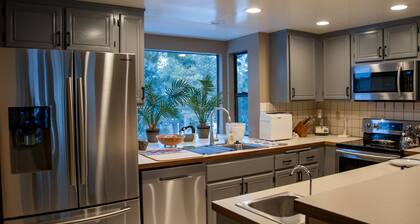 Yksityinen poreallas sisällä Condo, uusi Samsung Gourmet Keittiö, uudet liinavaatteet ja sisustus