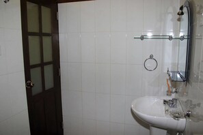 Bathroom sink - Sanemro Villa (Dambulla)