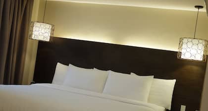 Top Star Hotel