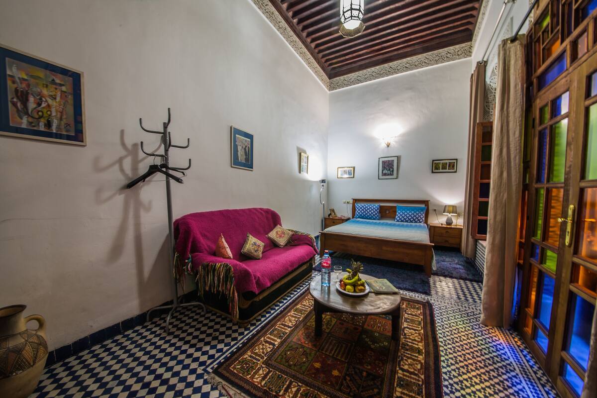 Basic Double Room | In-room safe, soundproofing, iron/ironing board, WiFi (free)