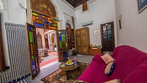 Unclassified image, 5 of 108, button - Riad l'Artiste (Fes)