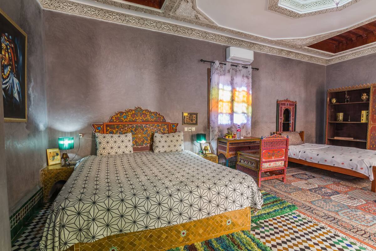Suite | In-room safe, soundproofing, iron/ironing board, WiFi (free)