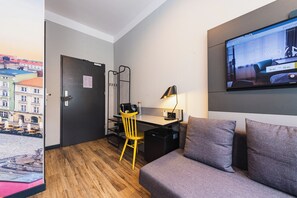 Standard-Vierbettzimmer, 1 Schlafzimmer, eigenes Bad, Stadtblick