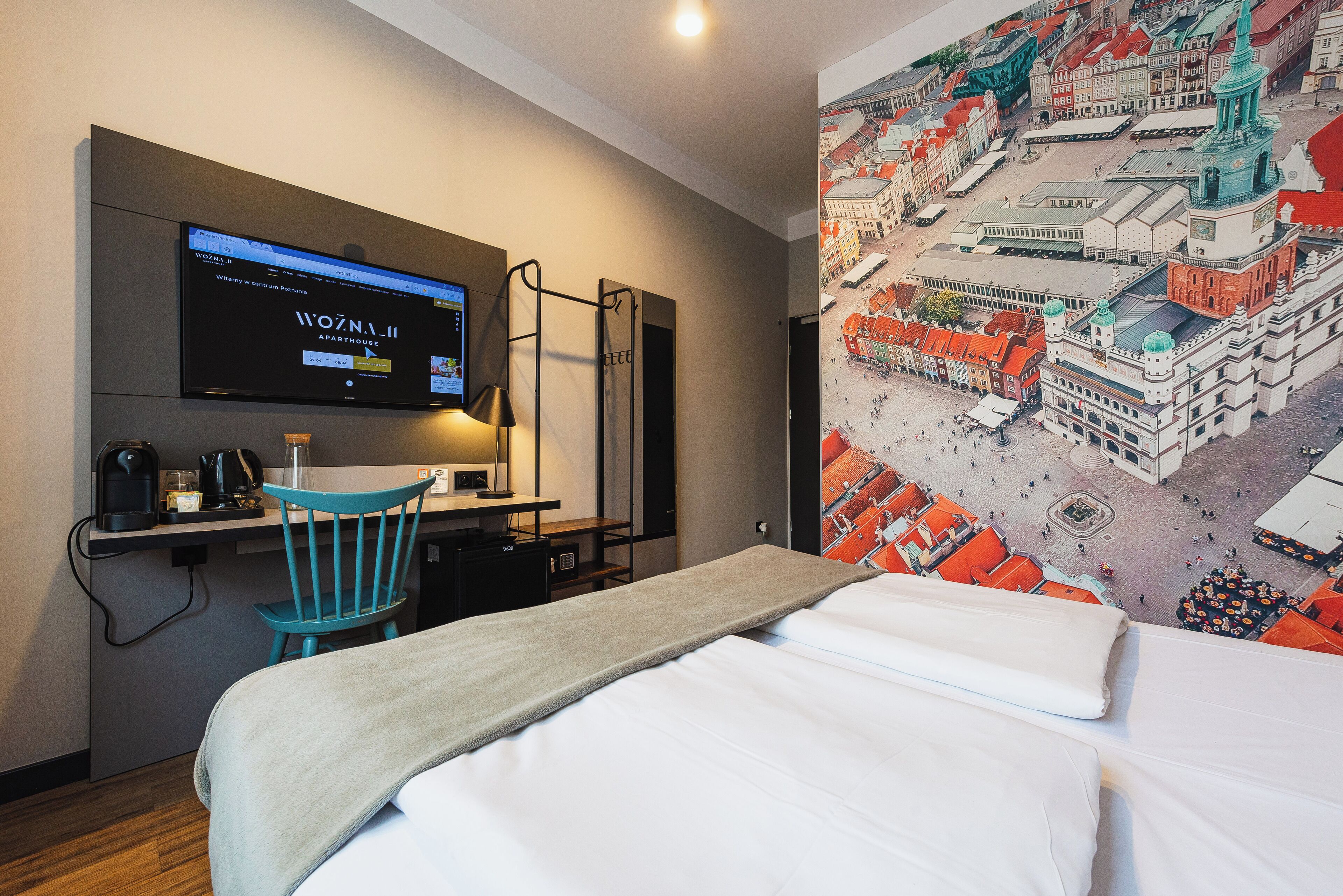 1 bedroom, egyptian cotton sheets, premium bedding, tempur-pedic beds