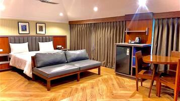 Family Penthouse | 1 bedroom, premium bedding, individually furnished, bed sheets