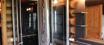 Akureyri Log Cottage