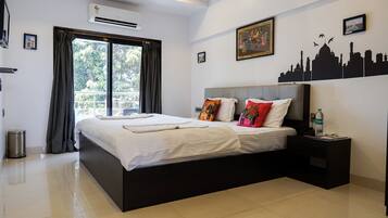 10 bedrooms, premium bedding, Tempur-Pedic beds, in-room safe