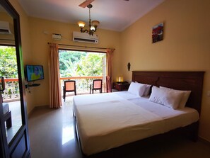 객실 내 금고, 책상, 방음 설비, 간이 침대