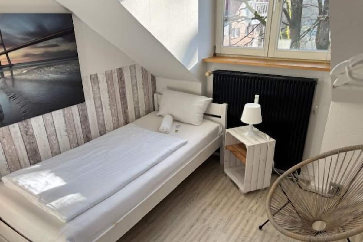 Chambre Simple | Chambres insonorisées, lits bébé (en supplément), Wi-Fi gratuit