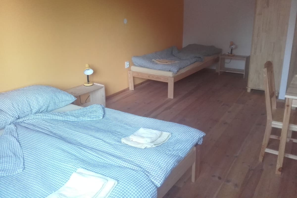 Family Suite, 1 Bedroom, Kitchen | Meja, langsir/tirai gelap terus, katil bayi/kot (percuma)
