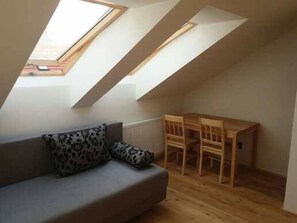 Quadruple Room, Courtyard Area | Living area | Flat-screen TV - Kyprův mlýn (Knínice)