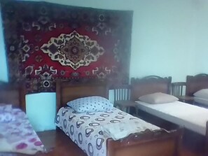 Artículos de tocador gratuitos, secador de pelo, toallas