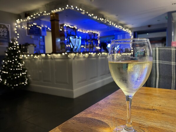 Bar (on property) - The Cornubia Inn (Hayle)