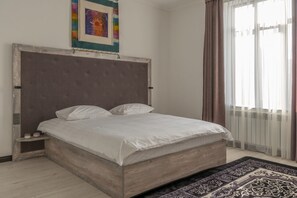 Premium bedding, minibar, soundproofing, iron/ironing board - Home Guest Residence (Bishkek)