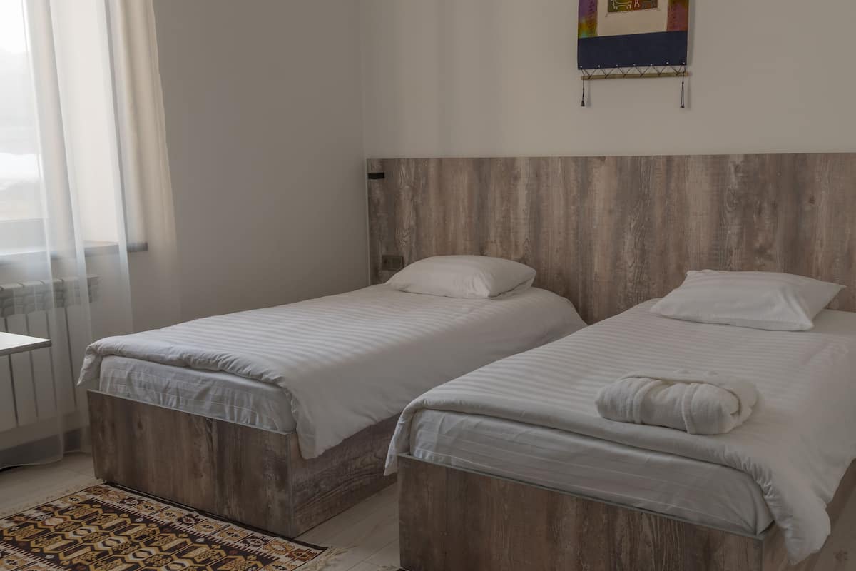 Premium bedding, minibar, soundproofing, iron/ironing board