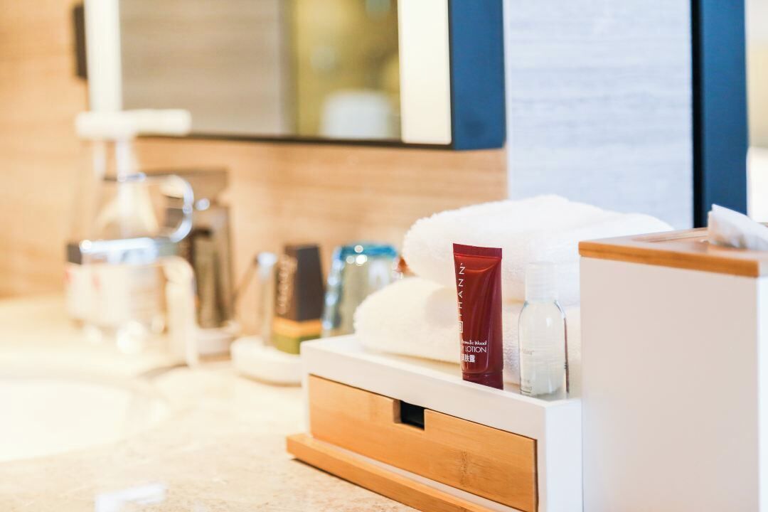 executive suite, 1 bedroom | bathroom | rainfall showerhead, free toiletries, hair dryer, bathrobes