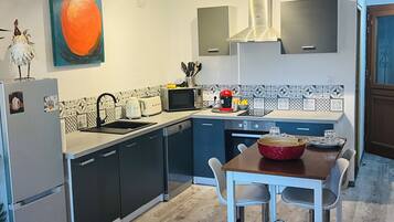 City-Apartment, 1 Schlafzimmer, Nichtraucher, Stadtblick | Eigene Küche | Wasserkocher mit Kaffee-/Teezubehör