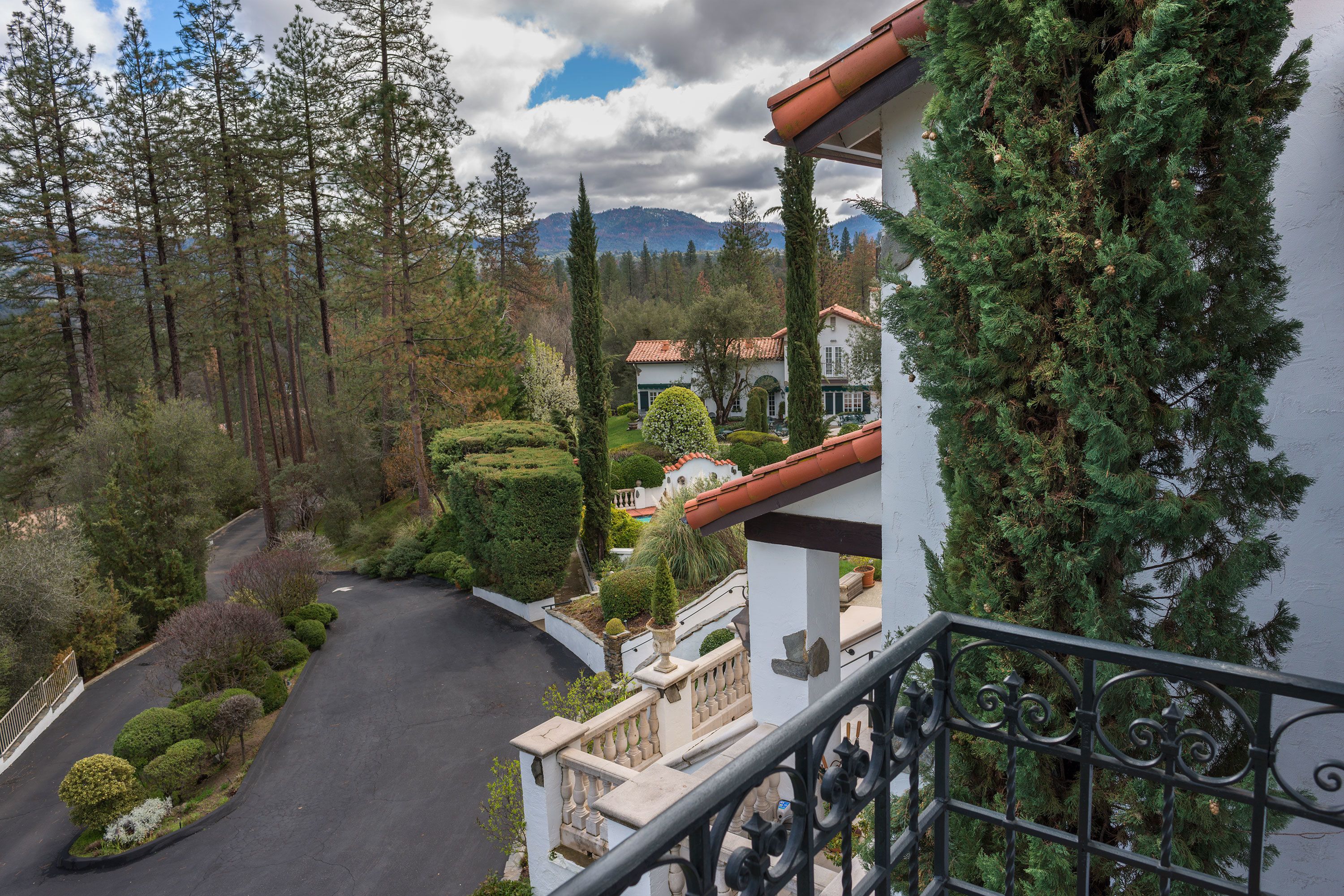 客房, 1 張特大雙人床 (The Elderberry Room) | 陽台景觀