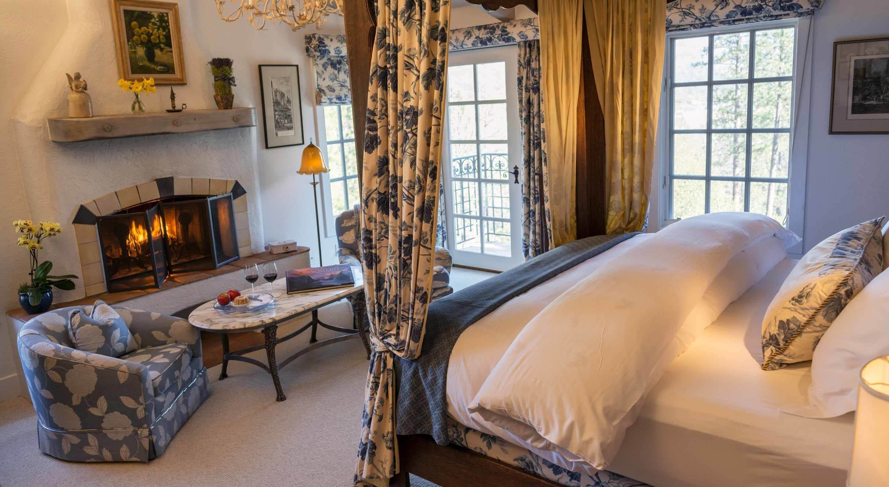 room, 1 king bed (the elderberry room) | premium bedding, down duvets, pillow-top beds, in-room safe