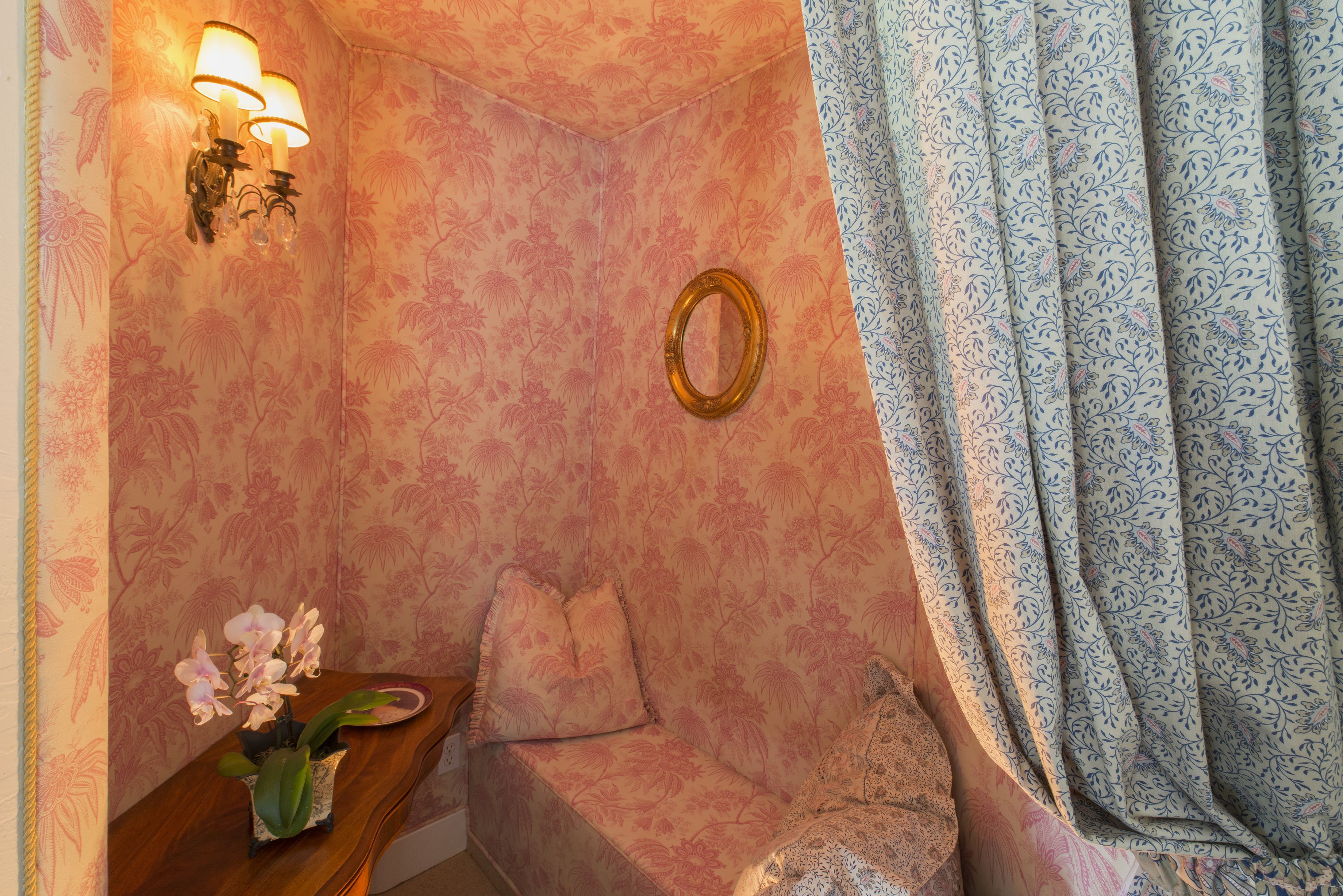 design room, 1 queen bed (the rosehip room) | premium bedding, down duvets, pillow-top beds, in-room safe