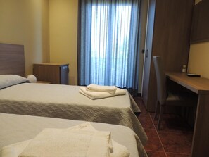 Free minibar, desk, cots/infant beds, free WiFi