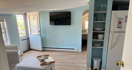 Quaint Little Cottage with Deck